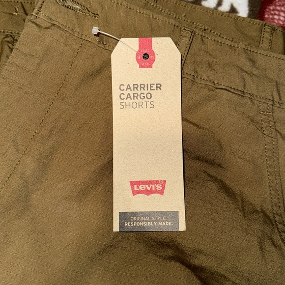 Levi shorts - Picture 3 of 4